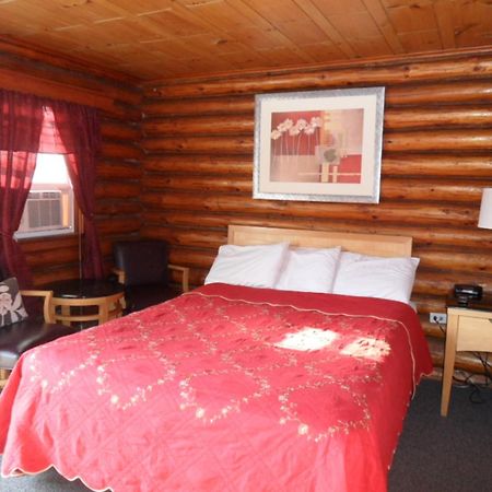 Seven Dwarfs Cabin - On The Brook Cabins レイク・ジョージ エクステリア 写真