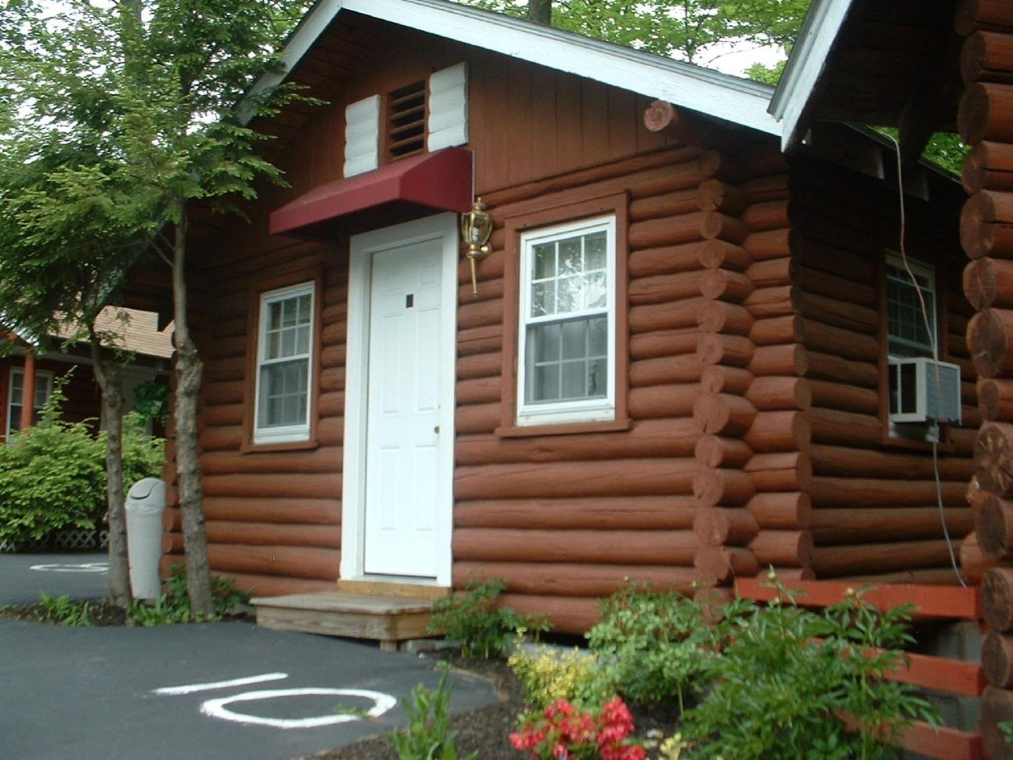 Seven Dwarfs Cabin - On The Brook Cabins レイク・ジョージ 部屋 写真