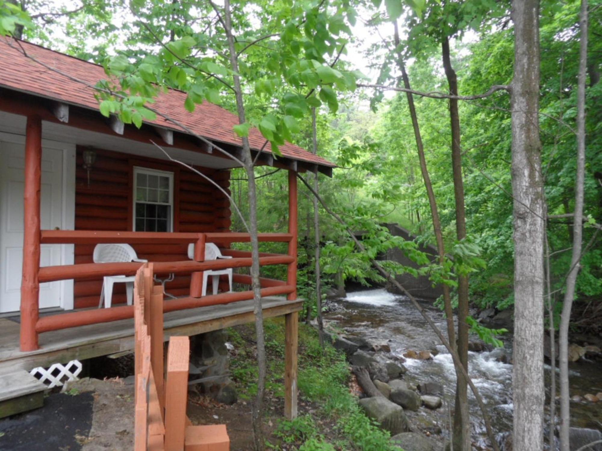 Seven Dwarfs Cabin - On The Brook Cabins レイク・ジョージ 部屋 写真